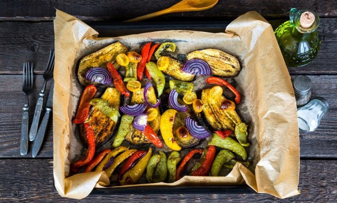 Запеченные овощи в духовке - простой, пошаговый рецепт с фото
